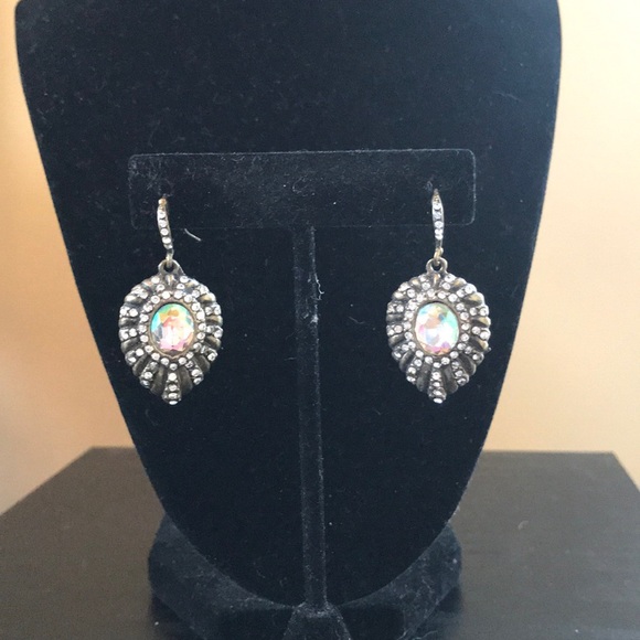 Crystals & Multi-Colored Center Stone - Picture 3 of 6